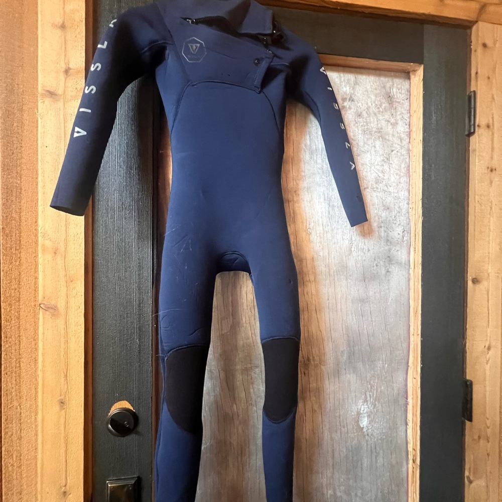 Visalia 7 seas wetsuit full neck zip 4/3 mm boyz size 10 like NEW